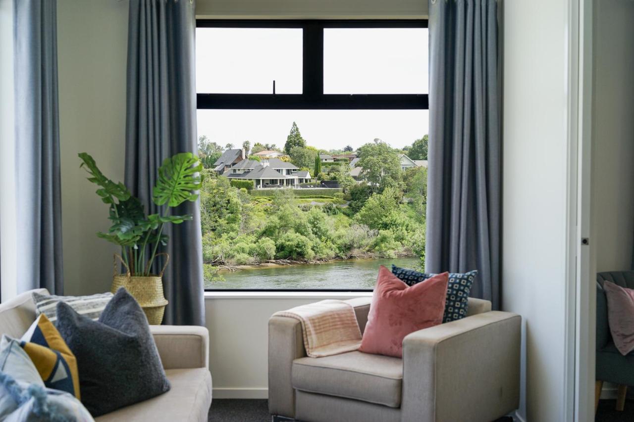 Fabulous River View - Brand New House In ハミルトン エクステリア 写真